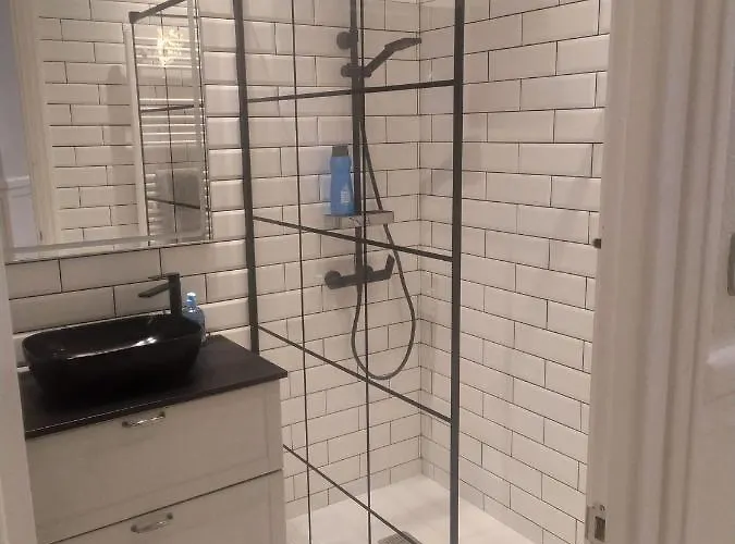 Center 90's Parking ホームステイ