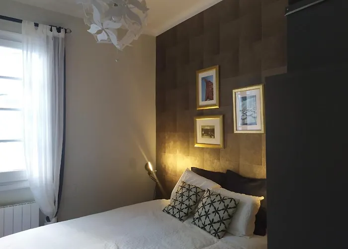 ホームステイ Center 90's Parking ビルバオ