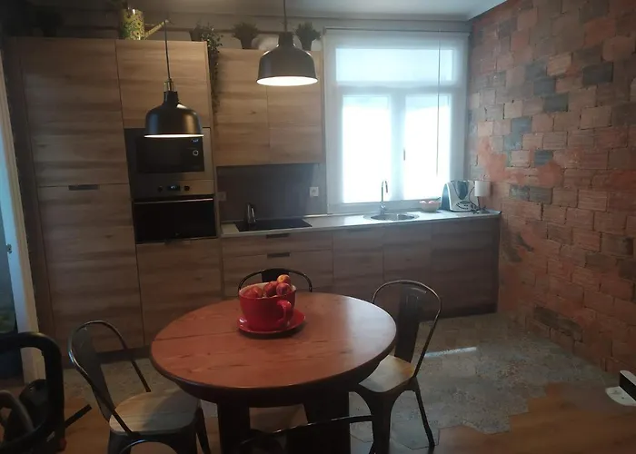 Center 90's Parking * Bilbao