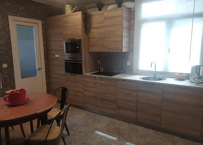 ホームステイ Center 90's Parking