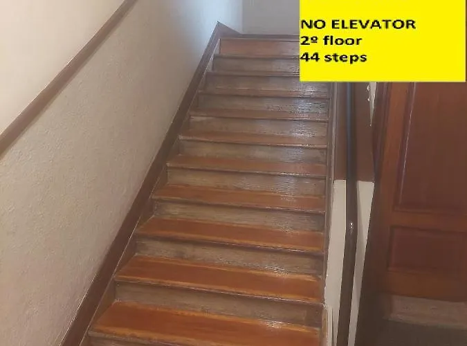 Center 90's Parking *