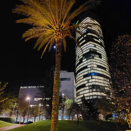 Center 90's Parking