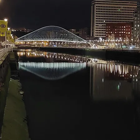 Center 90's Parking Δωμάτια σε οικογενειακή κατοικία *