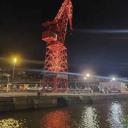 Center 90's Parking * Μπιλμπάο